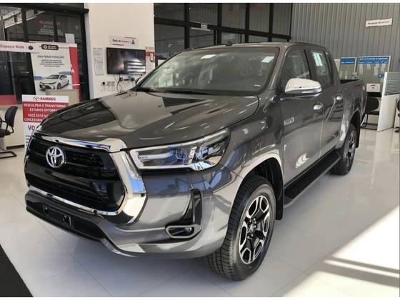 TOYOTA HILUX 2.8 D-4D TURBO DIESEL CD SRV 4X4 AUTOMÁTICO